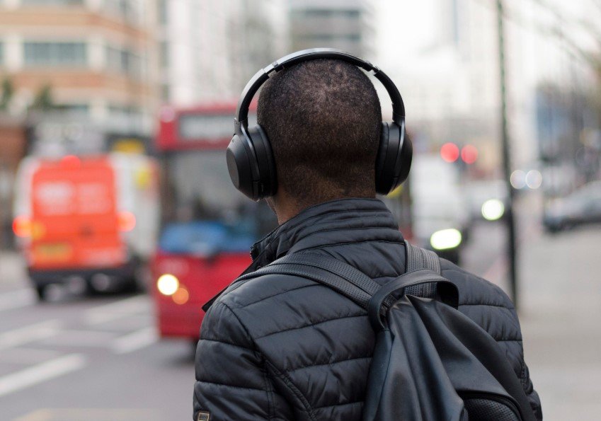 Is It Ok To Wear Oversized Headphones